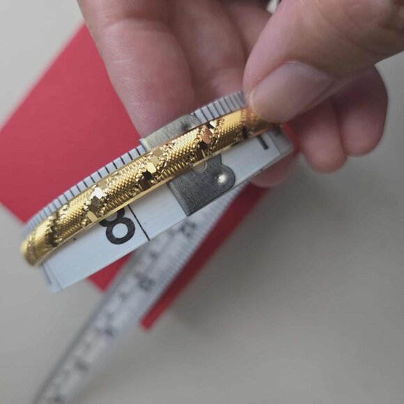 21k Gold Bangle (part 2 additional pics) - Picture 6 of 15